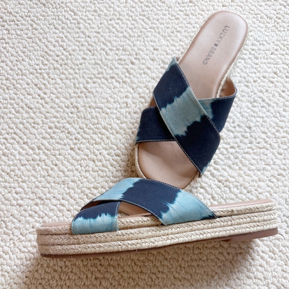 Lucky Brand Gayte Platform Blue Tie-dye Crisscross Slip On Sandals. Size 7.5